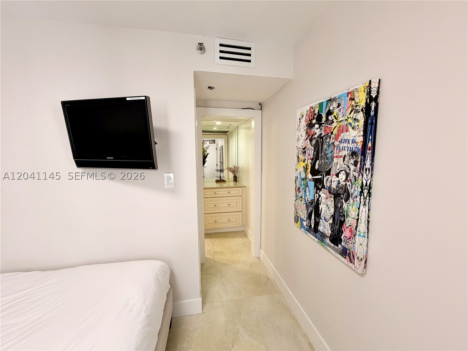 5225 Collins Ave 914 Property Photo 17
