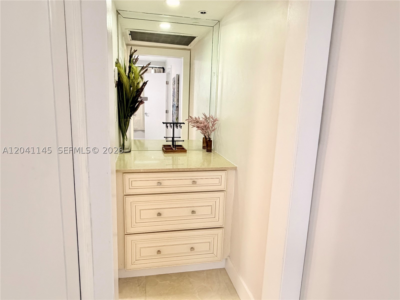 5225 Collins Ave 914 Property Photo 23