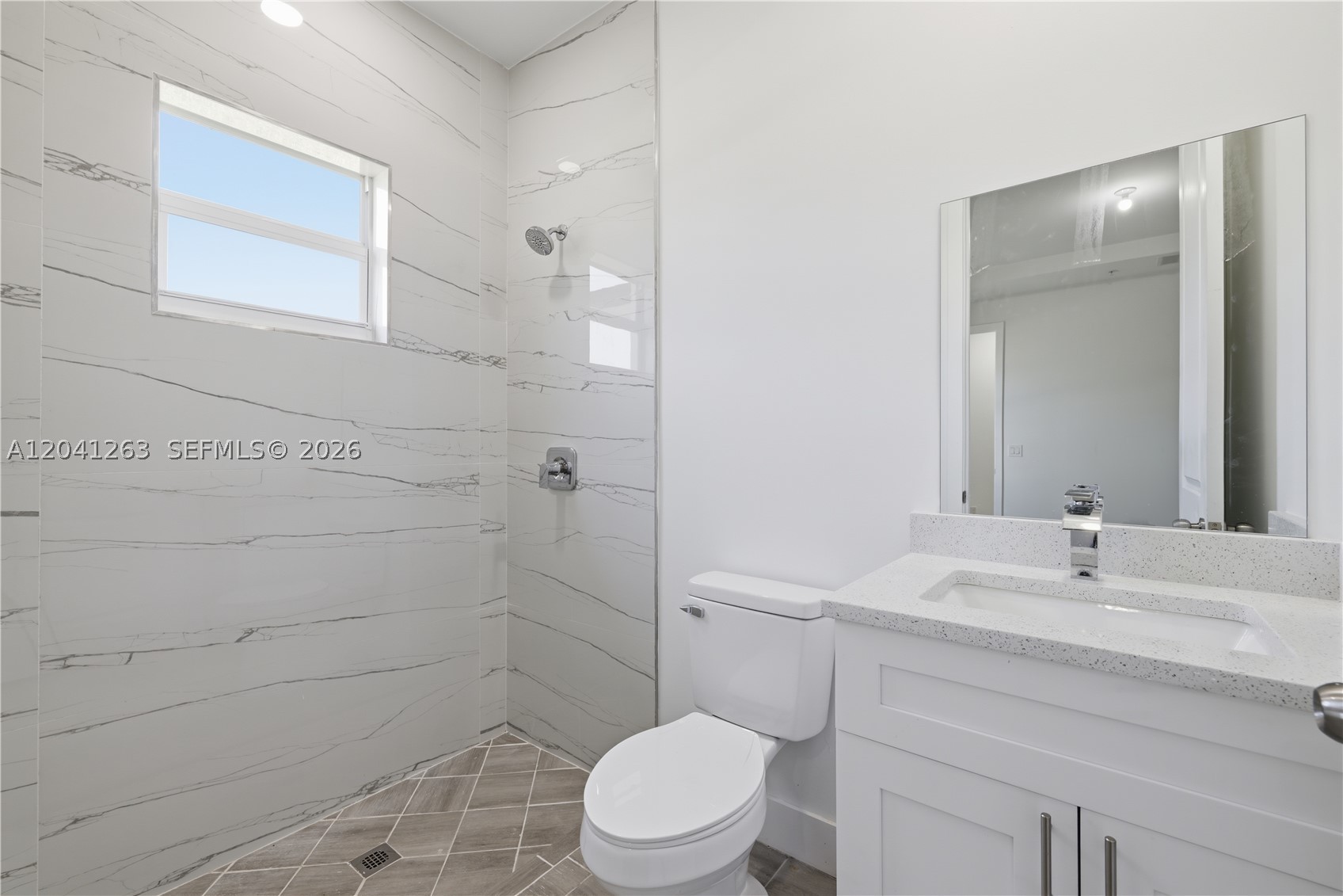 195 Rotonda Blvd W A Property Photo 6