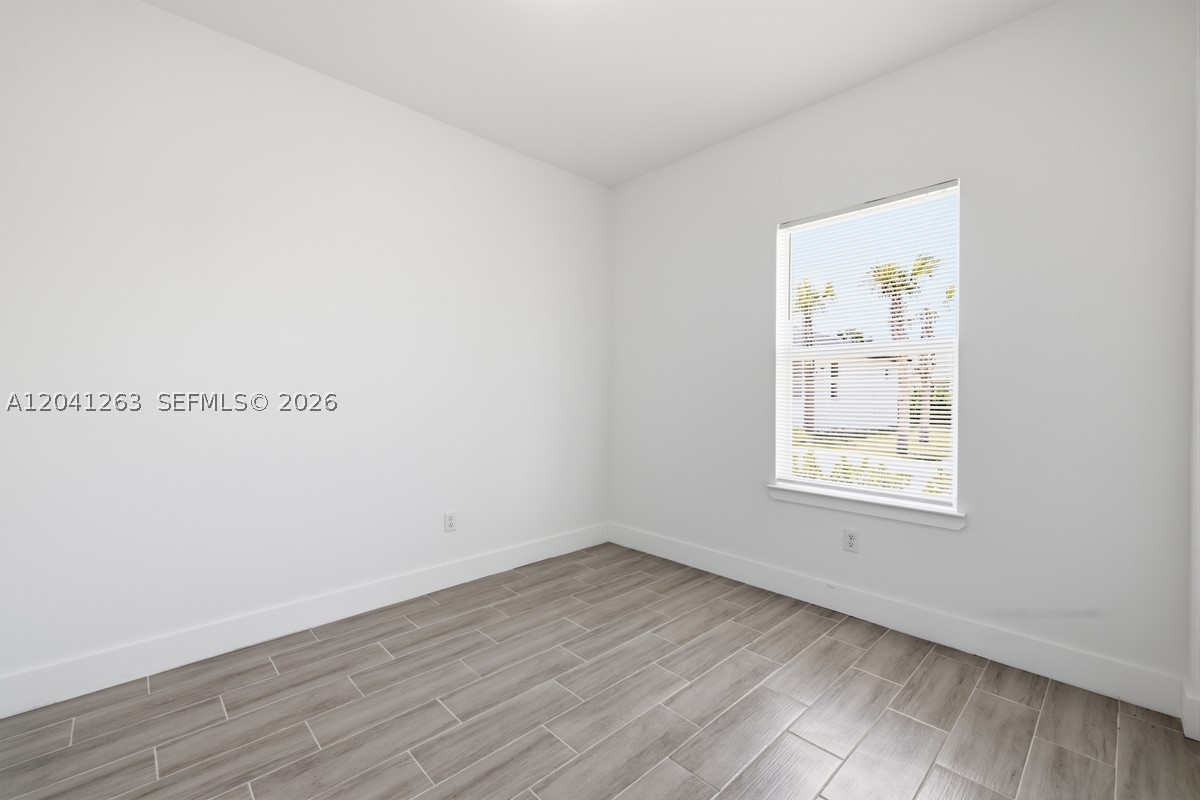 195 Rotonda Blvd W A Property Photo 9