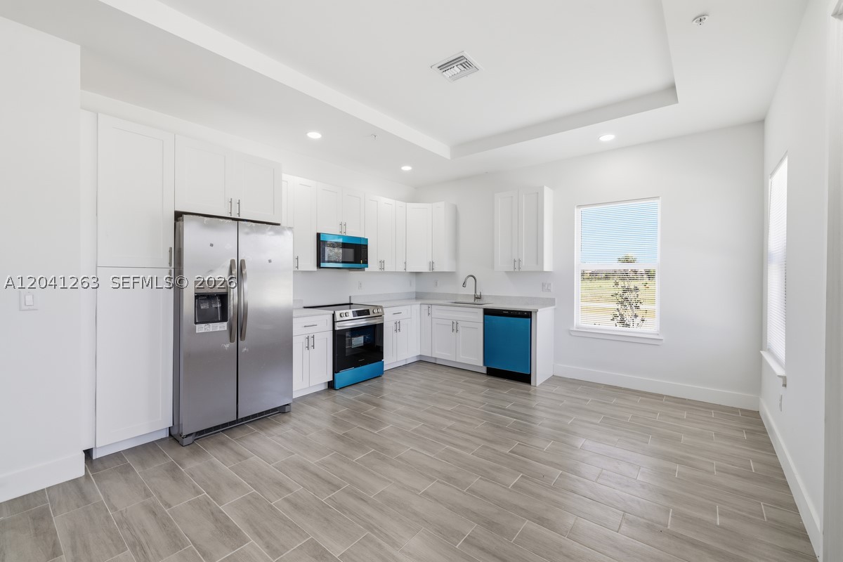 195 Rotonda Blvd W A Property Photo 10