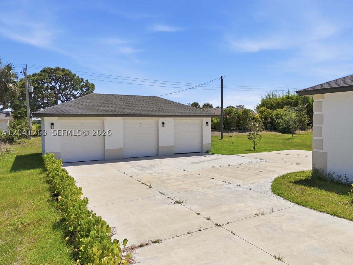 195 Rotonda Blvd W A Property Photo 14
