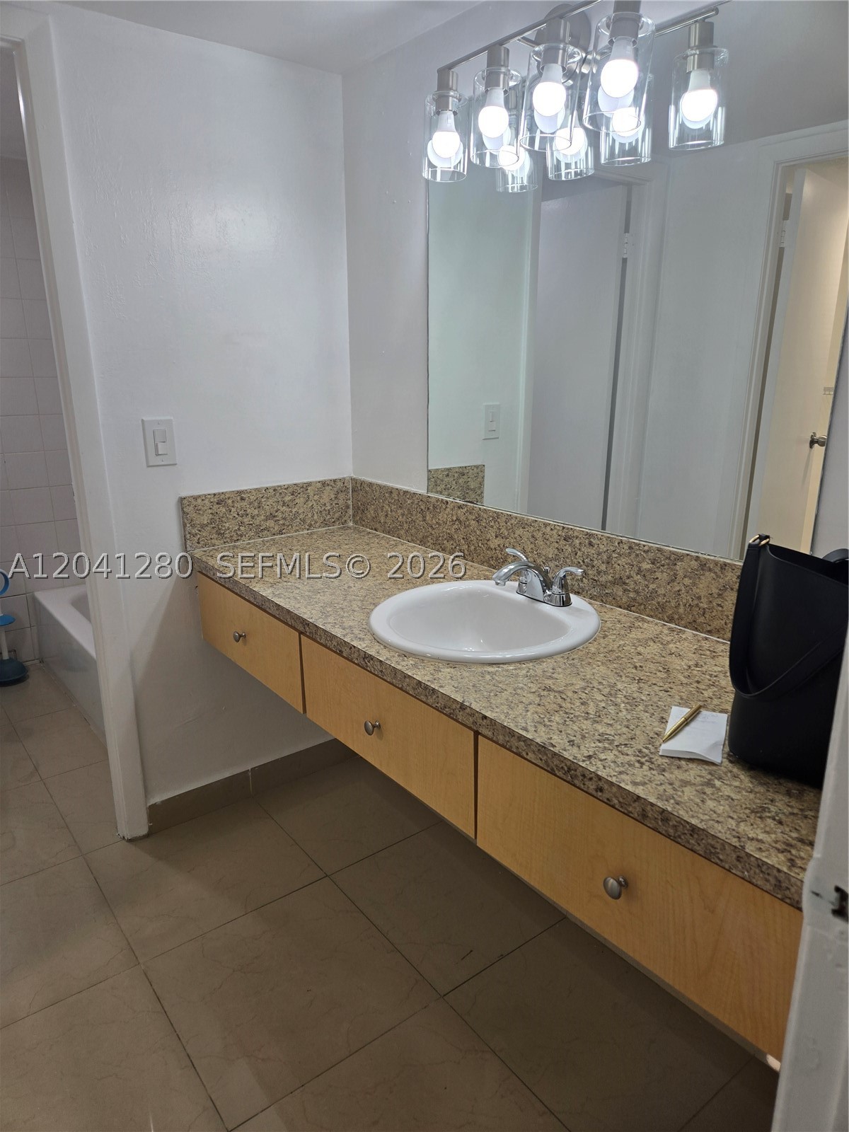 4675 W 18th Ct 606 Property Photo 8