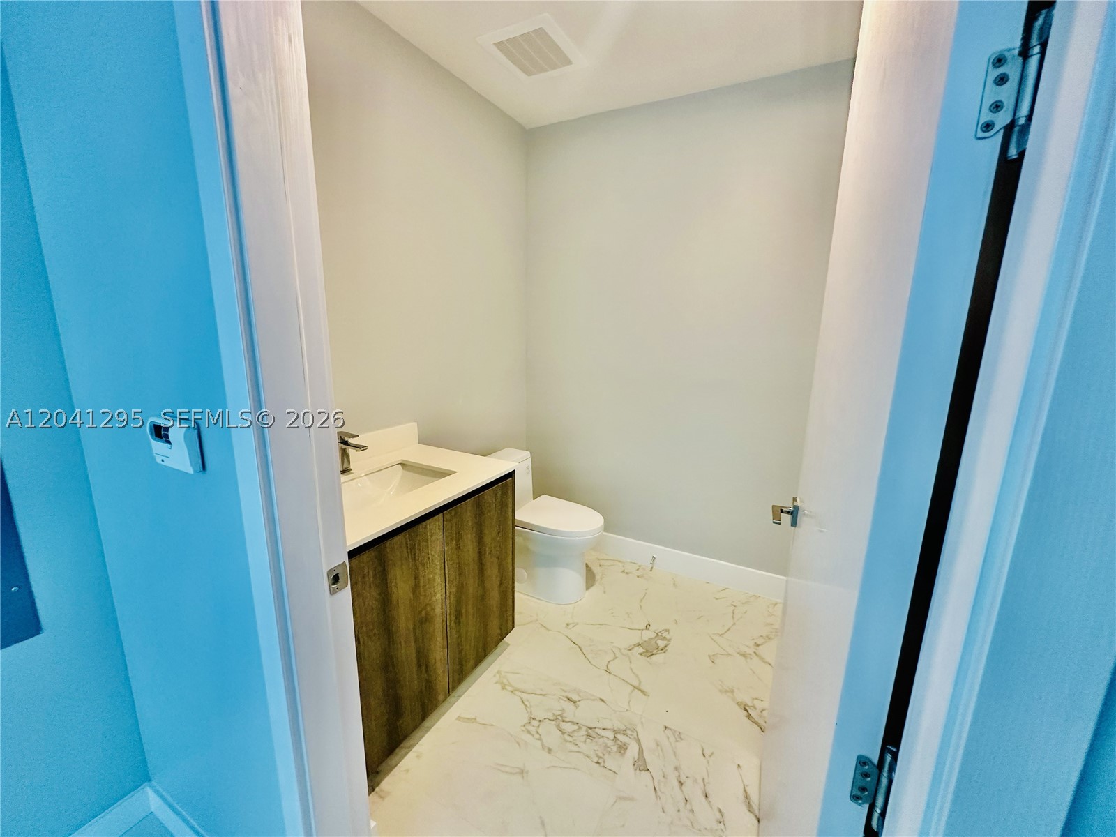 17550 Collins Ave 803 Property Photo 13