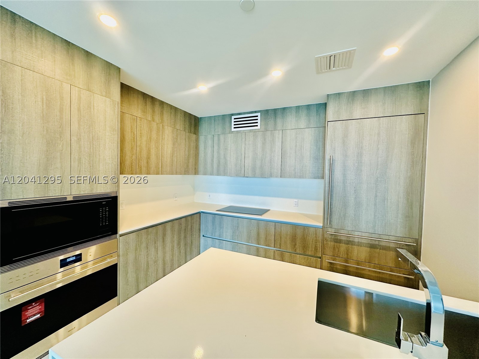 17550 Collins Ave 803 Property Photo 16
