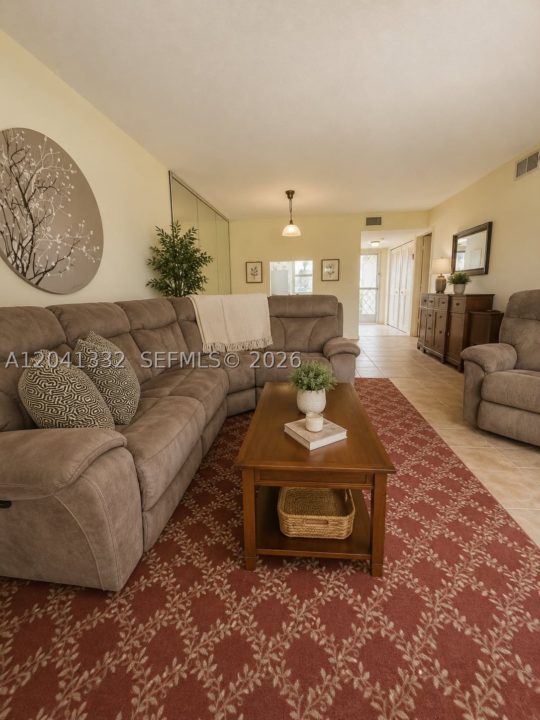 20 Abbey Ln 101 Property Photo 2