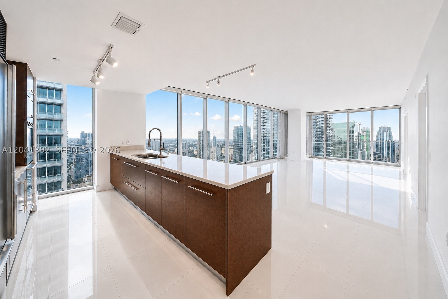 475 Brickell Ave 4715 Property Photo 1