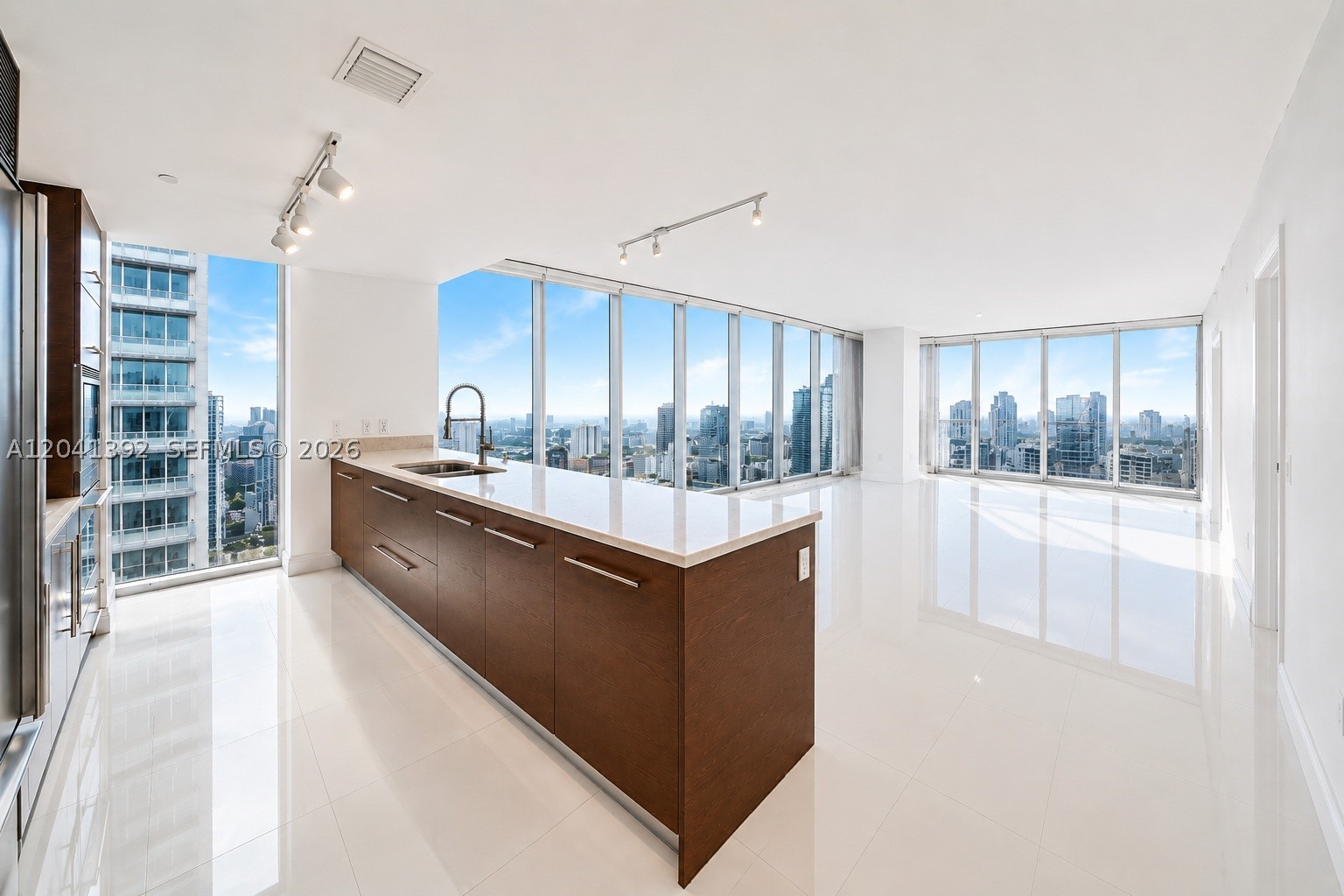 475 Brickell Ave 4715 Property Photo 1