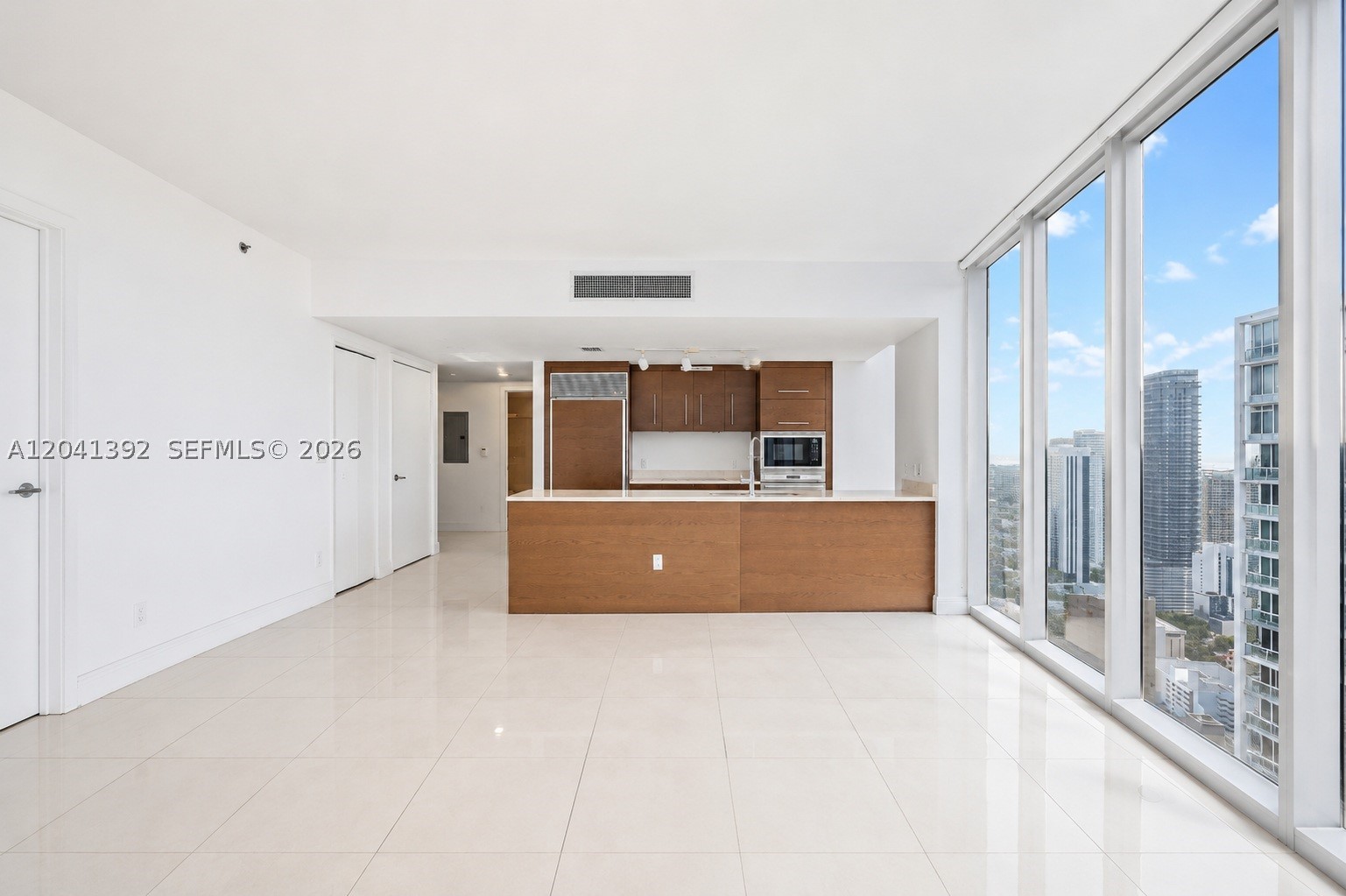 475 Brickell Ave 4715 Property Photo 2