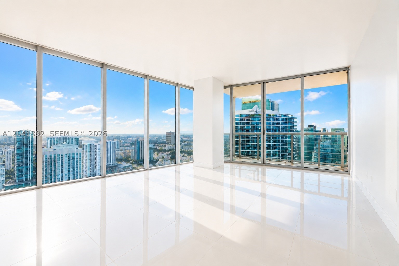 475 Brickell Ave 4715 Property Photo 3