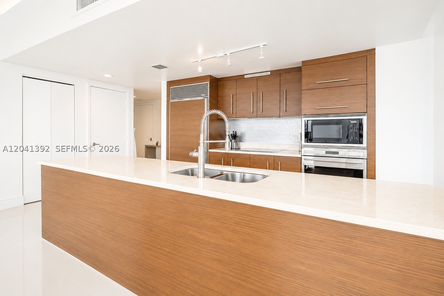475 Brickell Ave 4715 Property Photo 6
