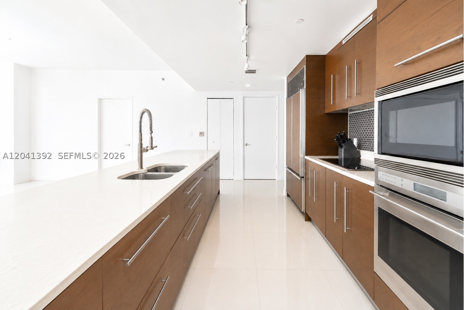 475 Brickell Ave 4715 Property Photo 7