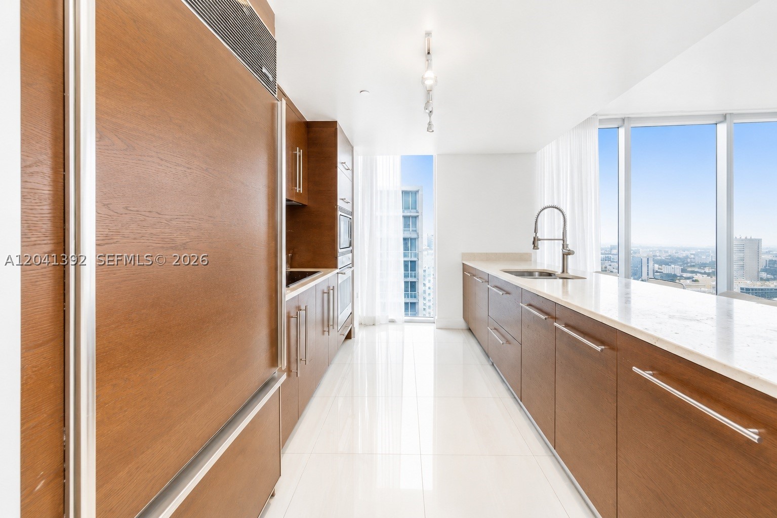 475 Brickell Ave 4715 Property Photo 8