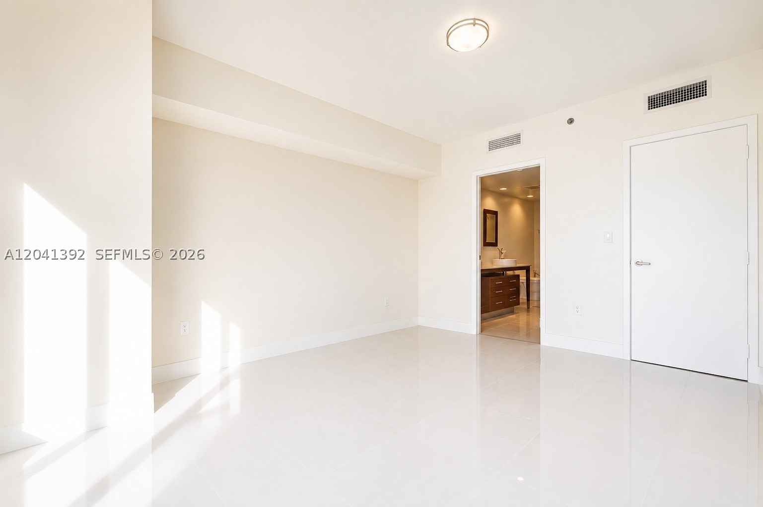 475 Brickell Ave 4715 Property Photo 10