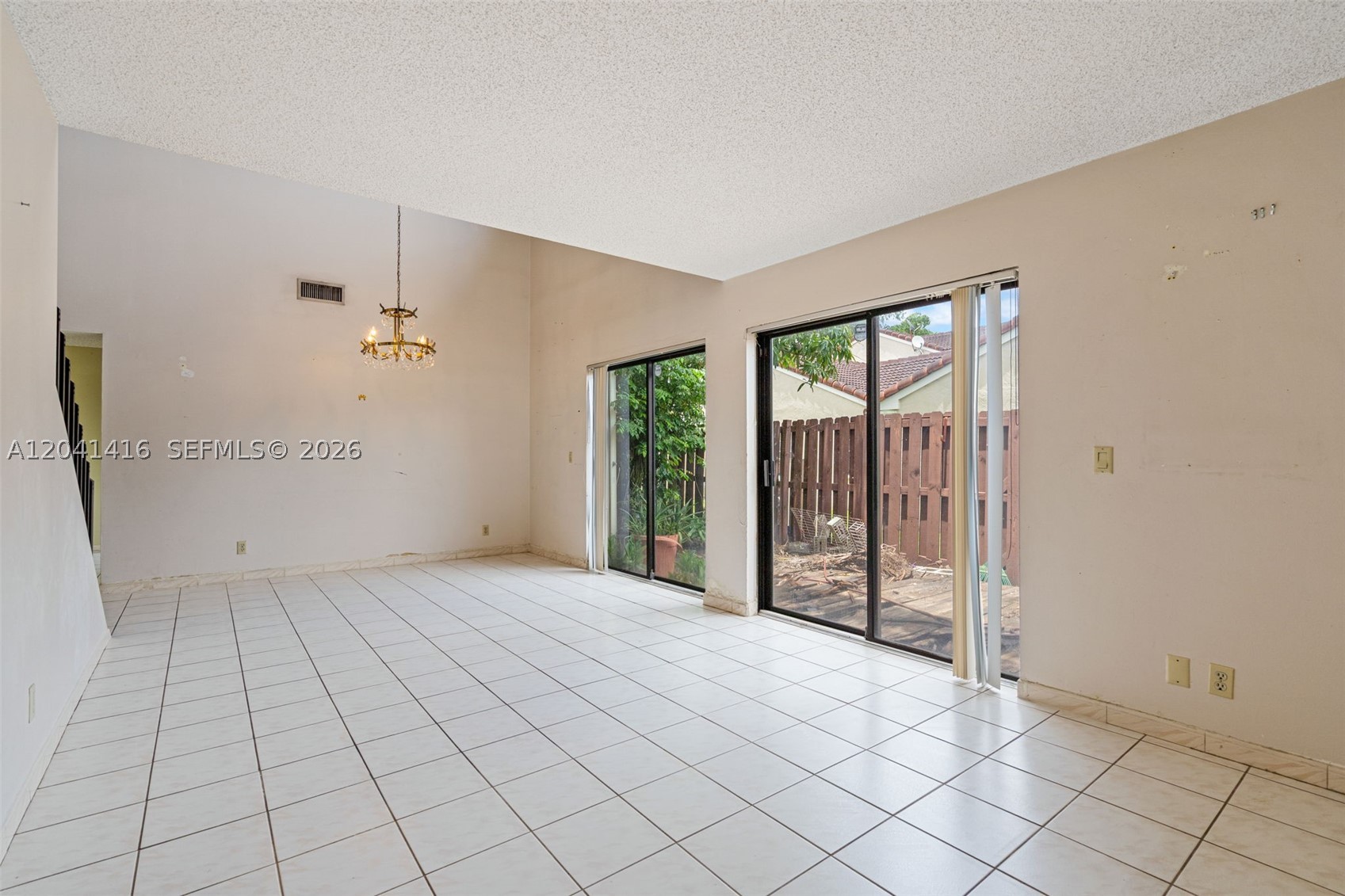 6233 Nw 170th Ter Property Photo 14