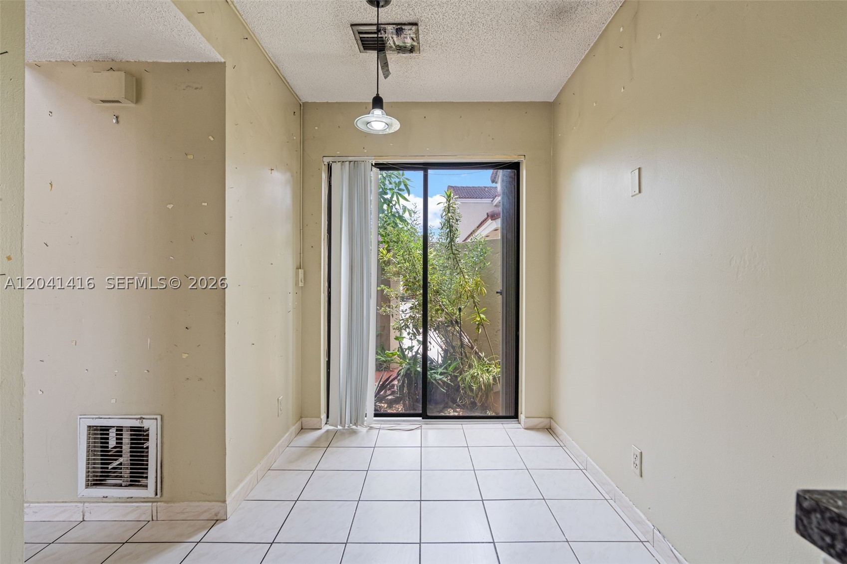 6233 Nw 170th Ter Property Photo 18