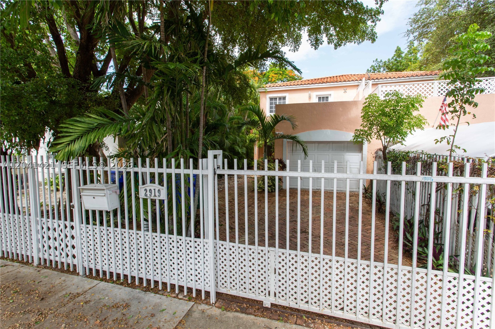 2919 Virginia St Property Photo 1