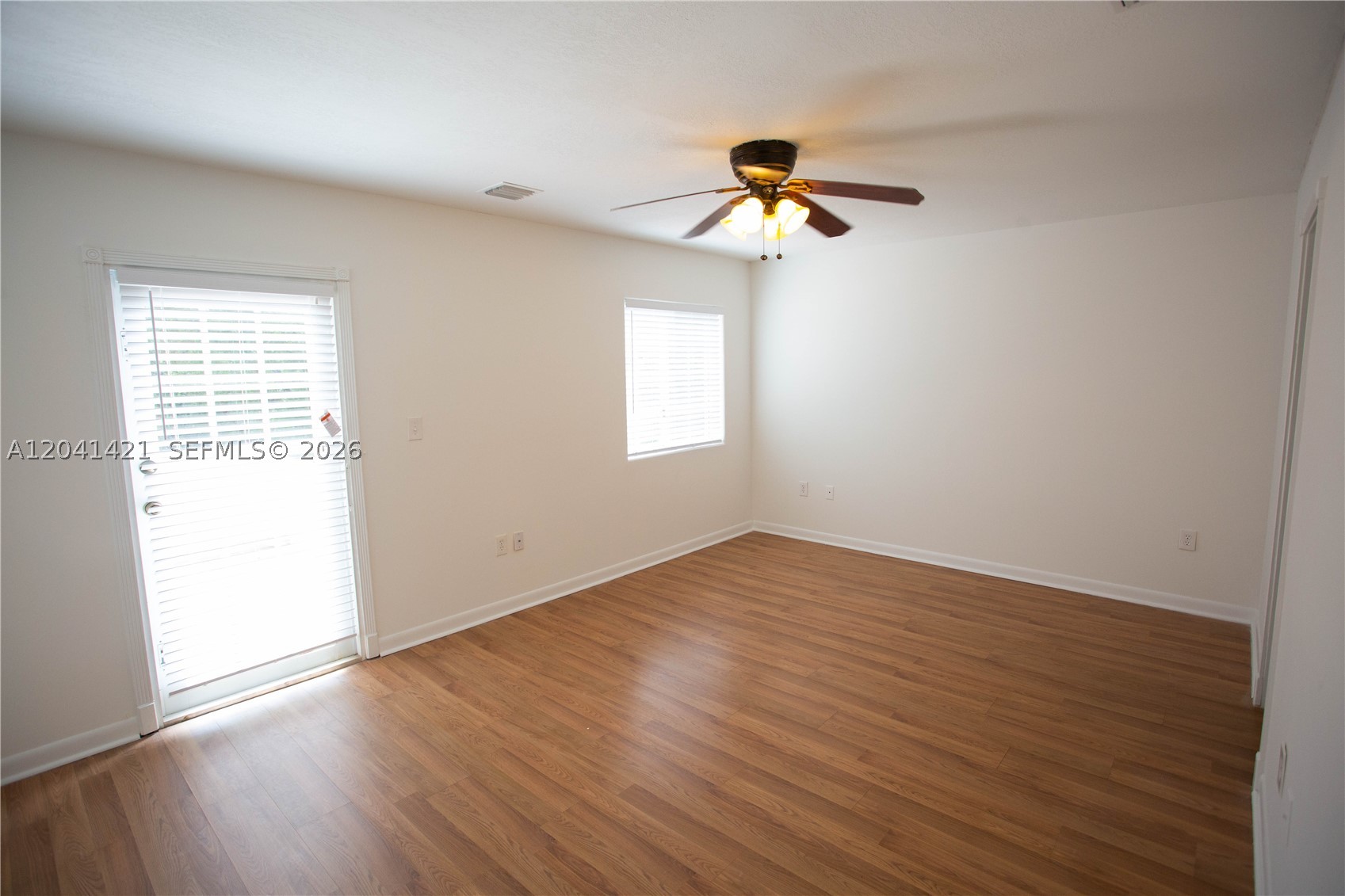2919 Virginia St Property Photo 5