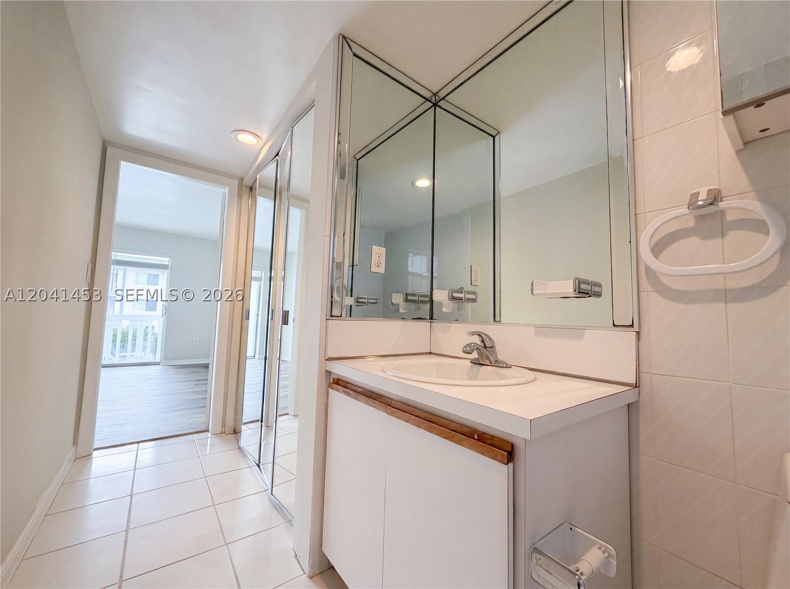 200 Galen Dr 202 Property Photo 11