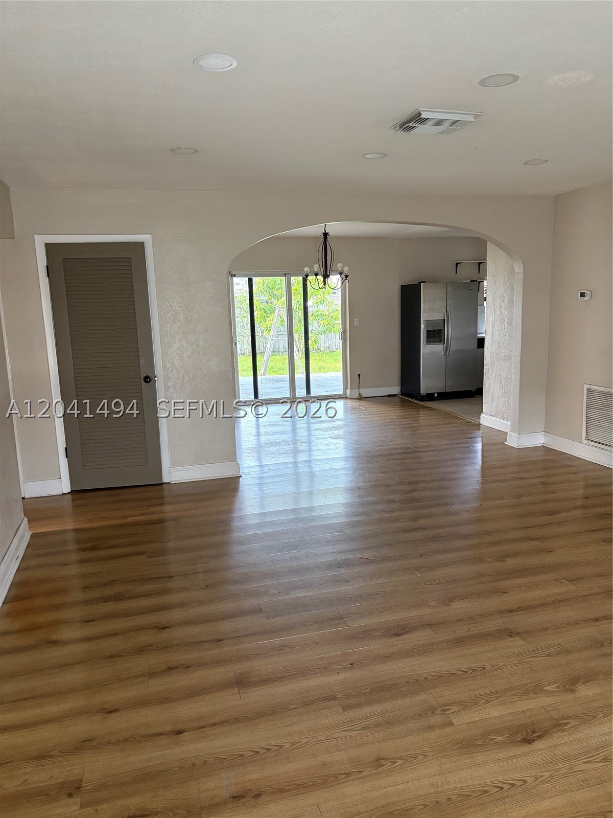 A12041494 Property Photo 3