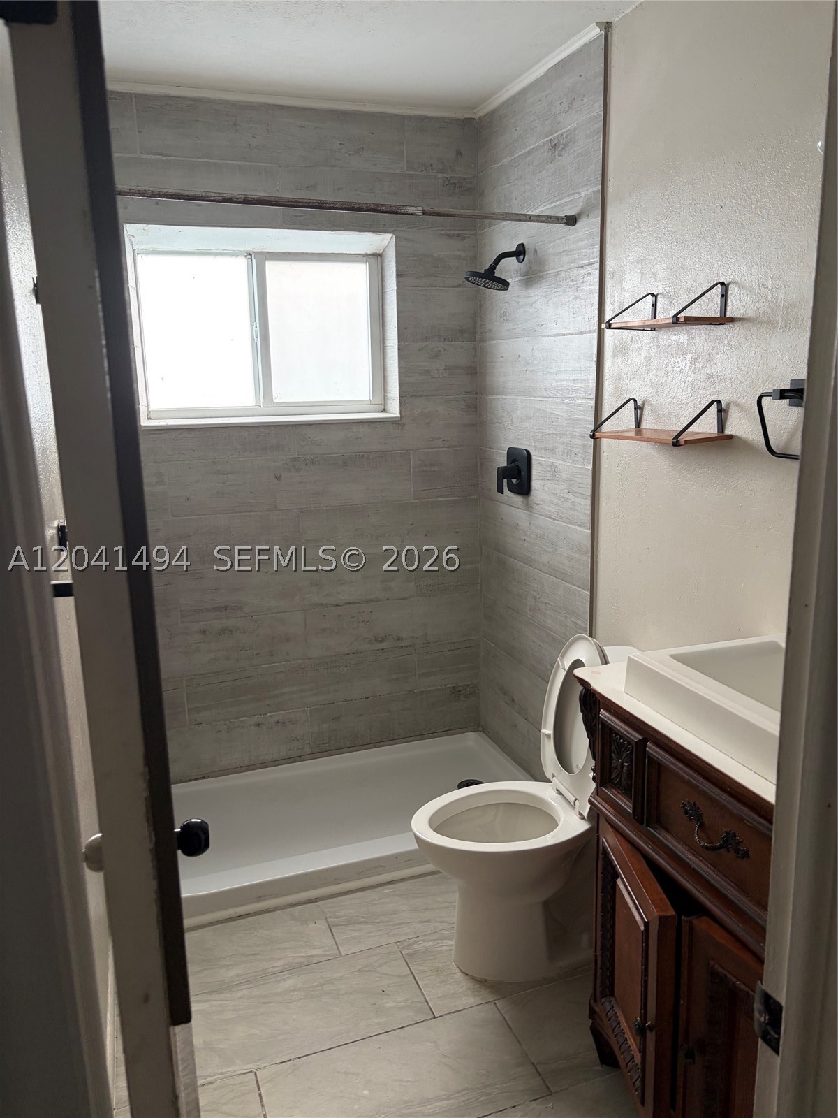A12041494 Property Photo 6