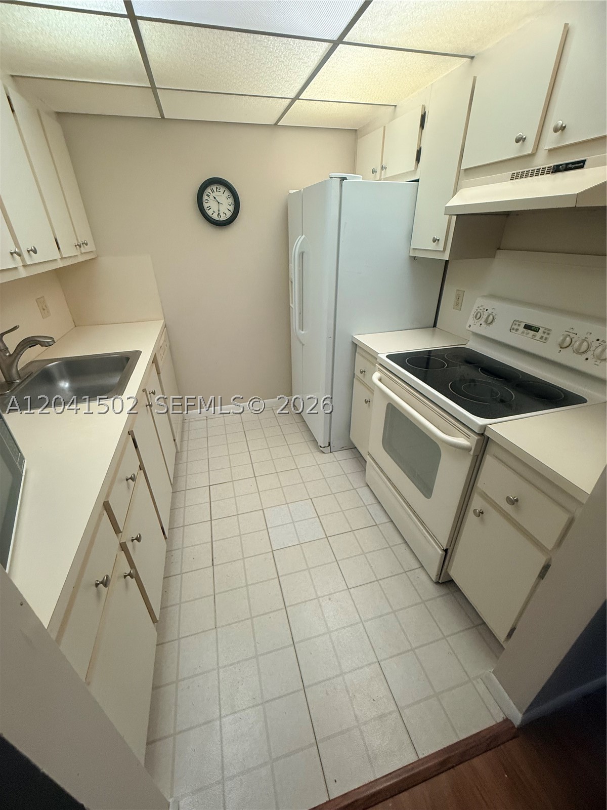 A12041502 Property Photo 4