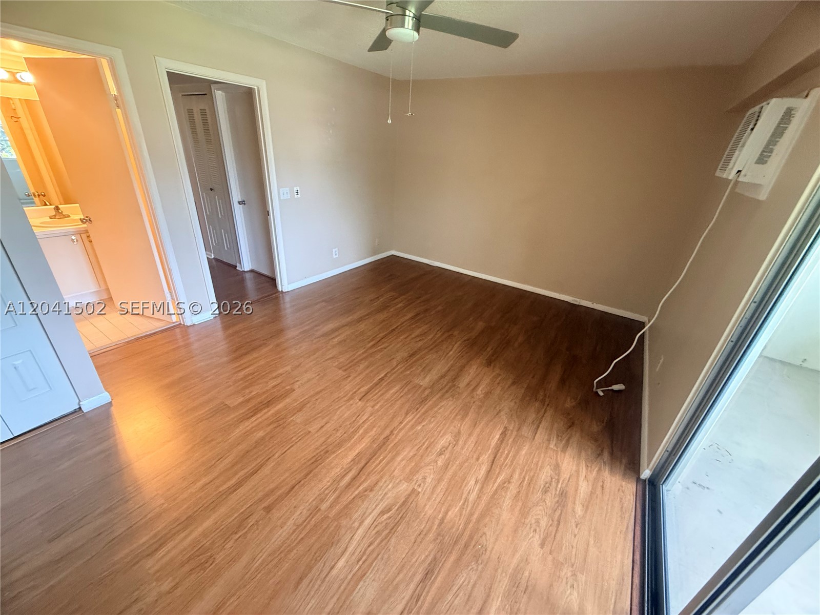 A12041502 Property Photo 7