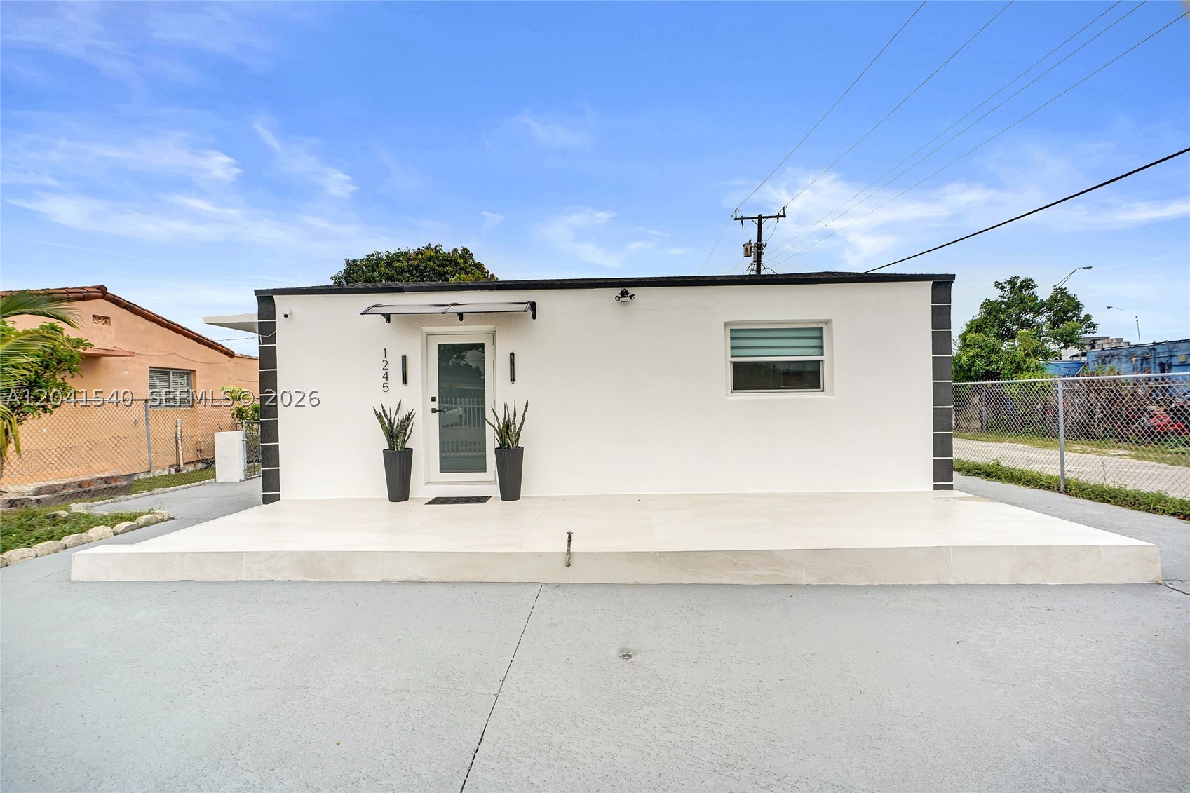 1245 Vermont St Property Photo 1