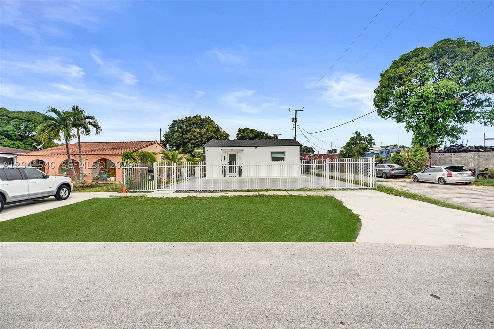 1245 Vermont St Property Photo 2