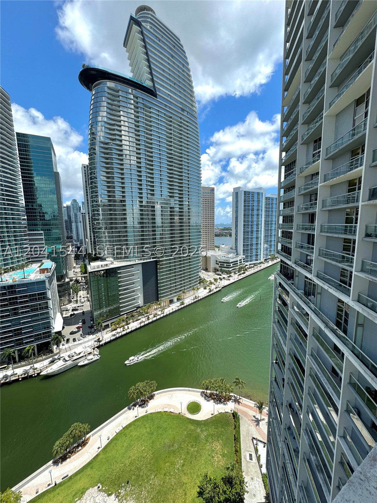 475 Brickell Ave 2512 Property Photo 3