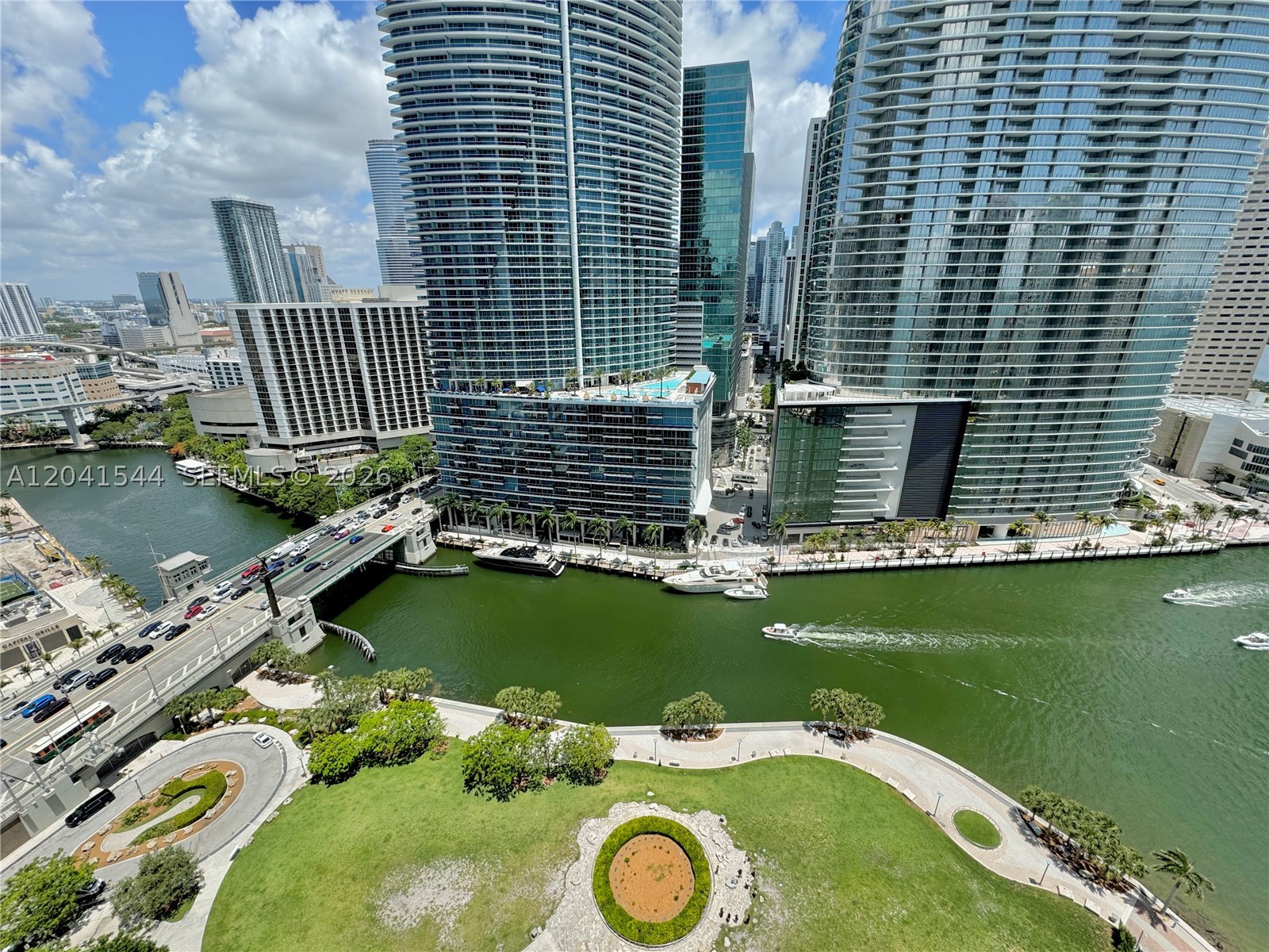475 Brickell Ave 2512 Property Photo 4