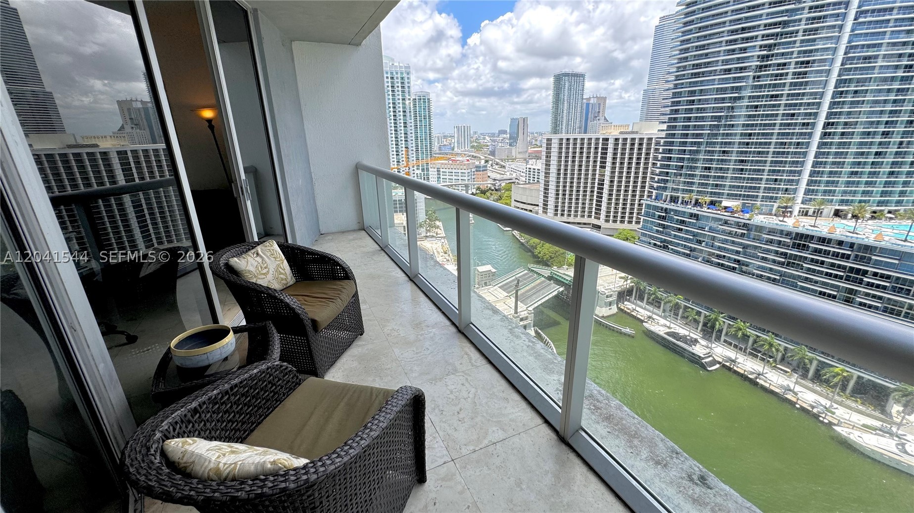 475 Brickell Ave 2512 Property Photo 5