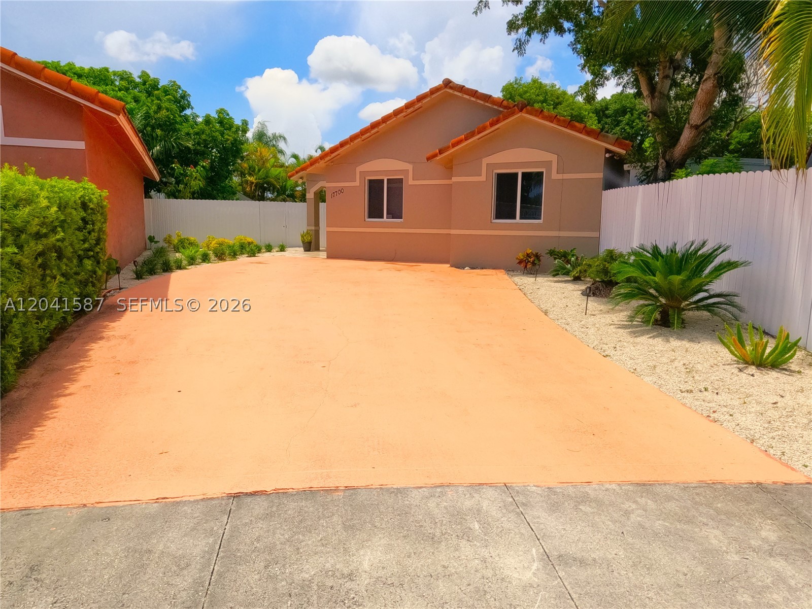 17700 Sw 145th Ave Property Photo 2