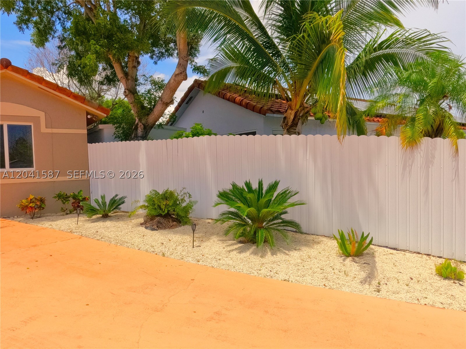 17700 Sw 145th Ave Property Photo 4