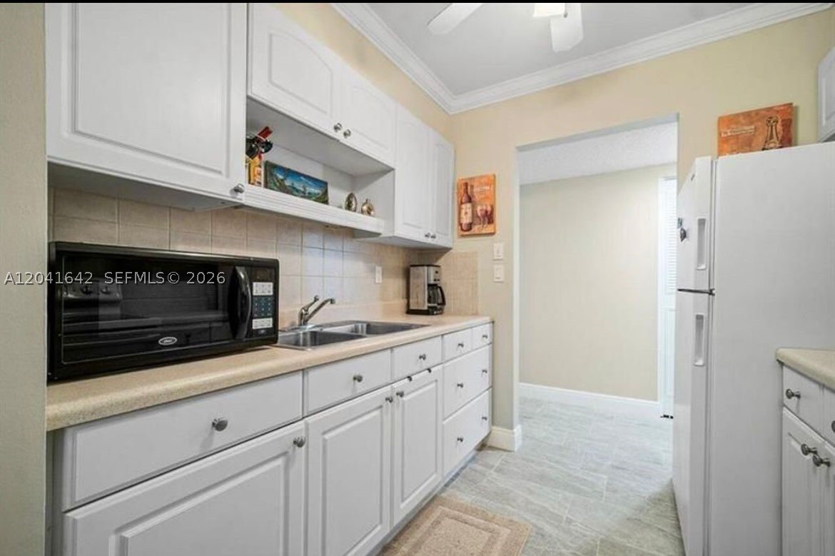 250 Ne 20th St 3030 Property Photo 2