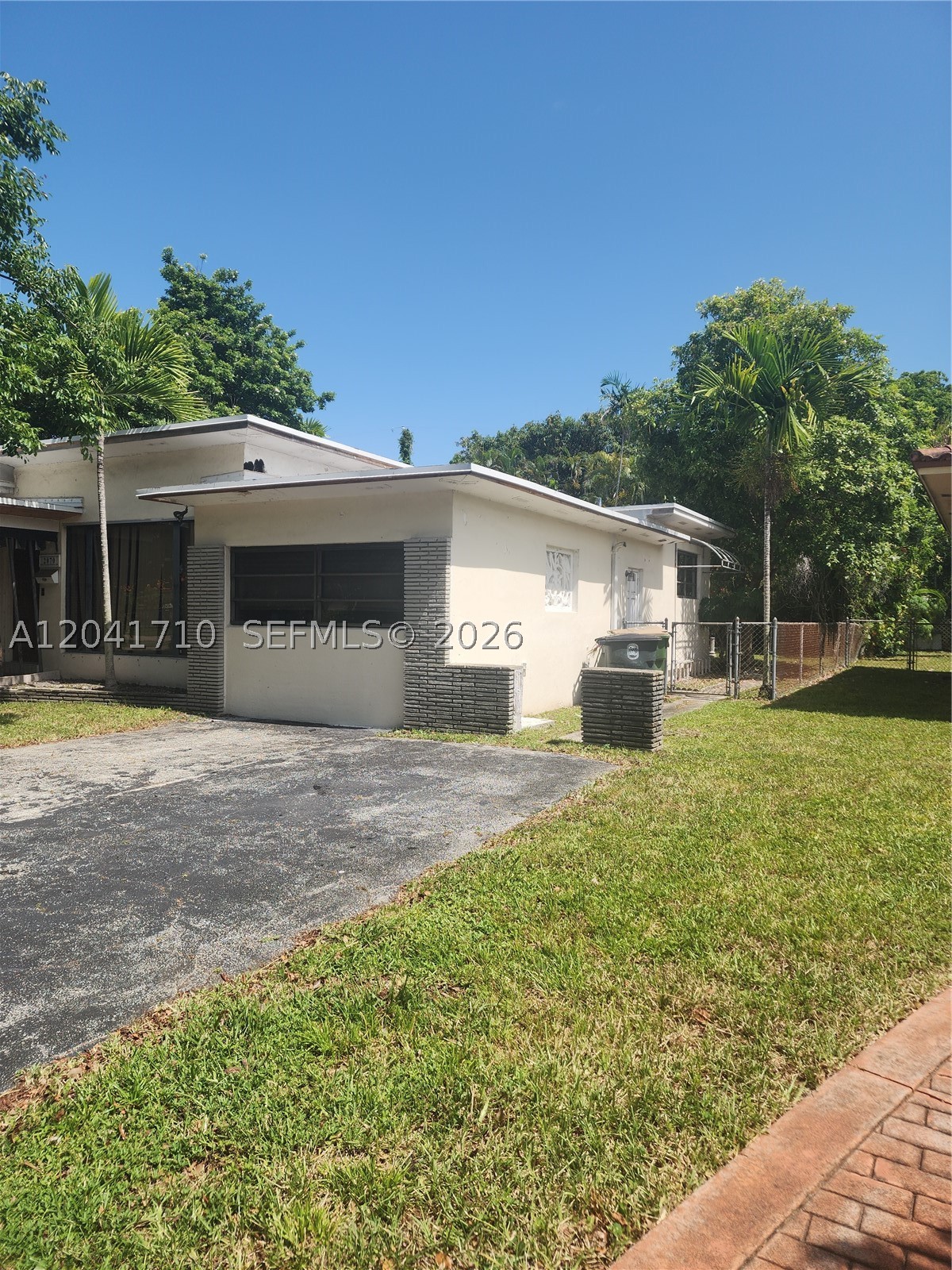2070 Keystone Blvd Property Photo 5