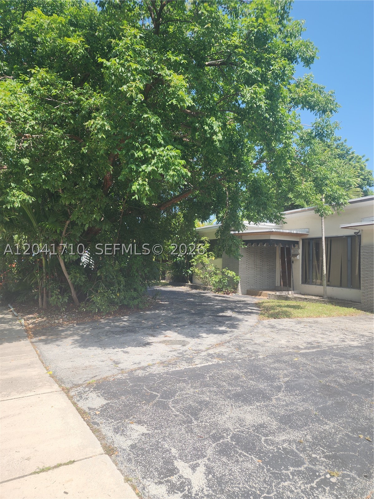 2070 Keystone Blvd Property Photo 6