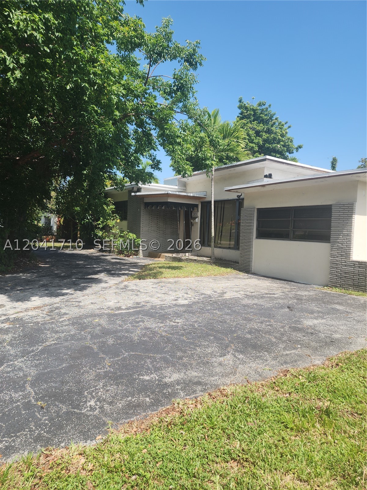 2070 Keystone Blvd Property Photo 7