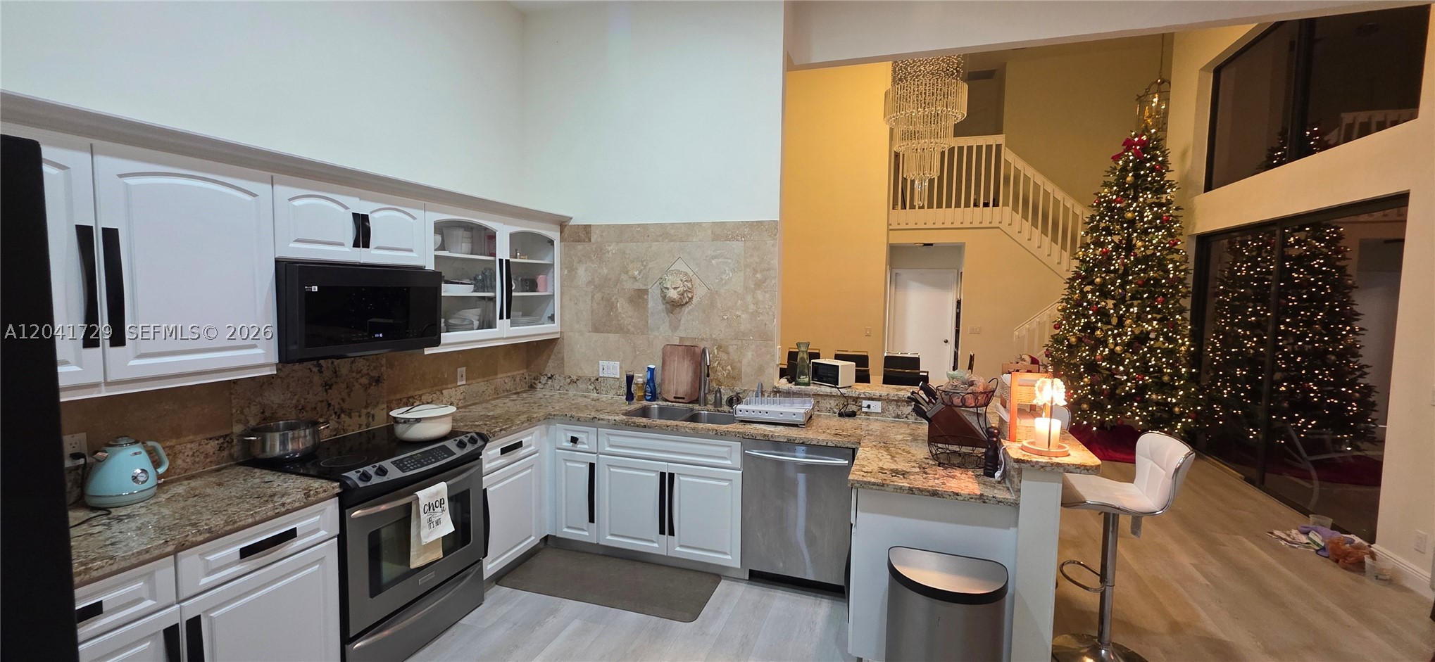 5010 Perignon Way Property Photo 3