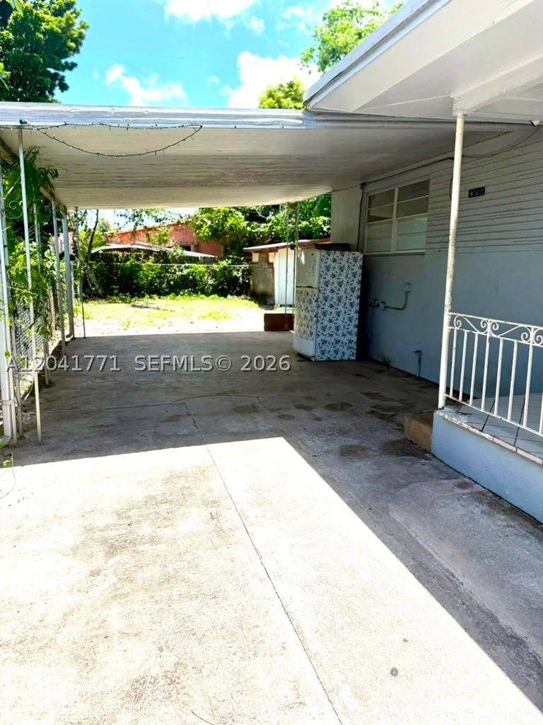 42 E 13th St Property Photo 4
