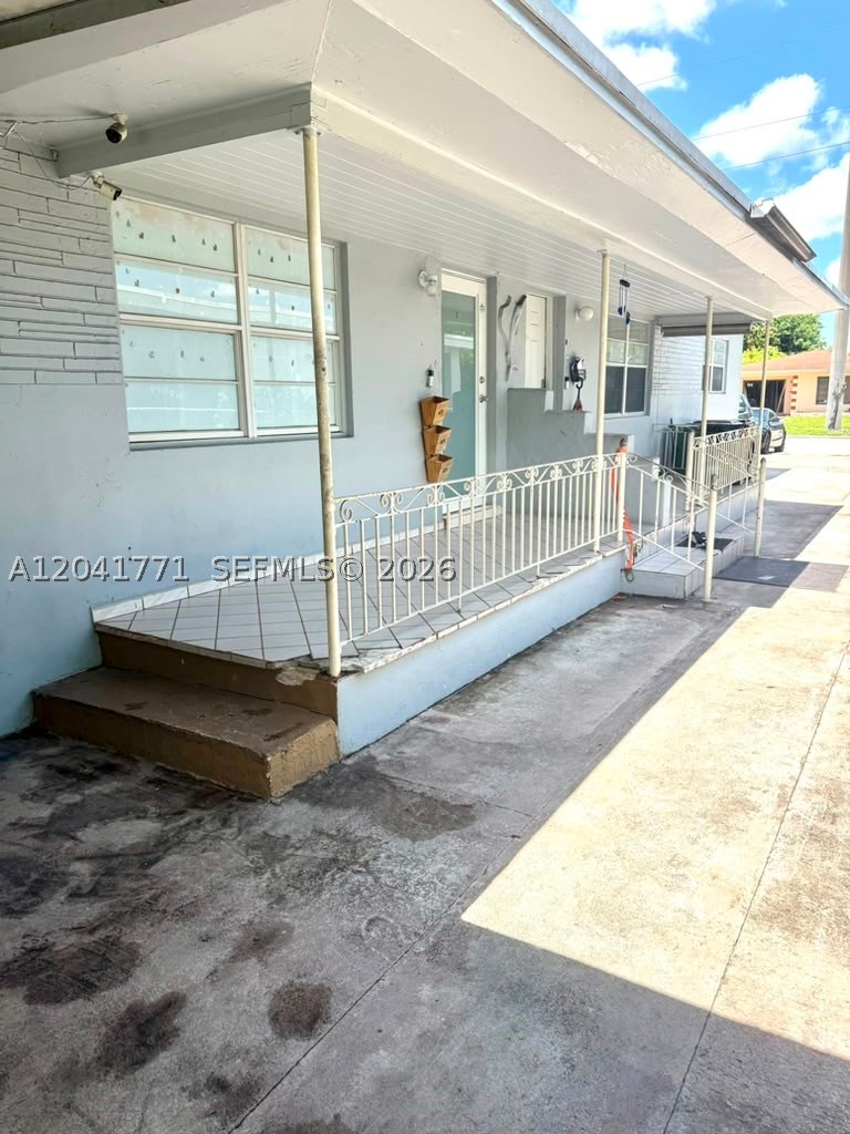 42 E 13th St Property Photo 8