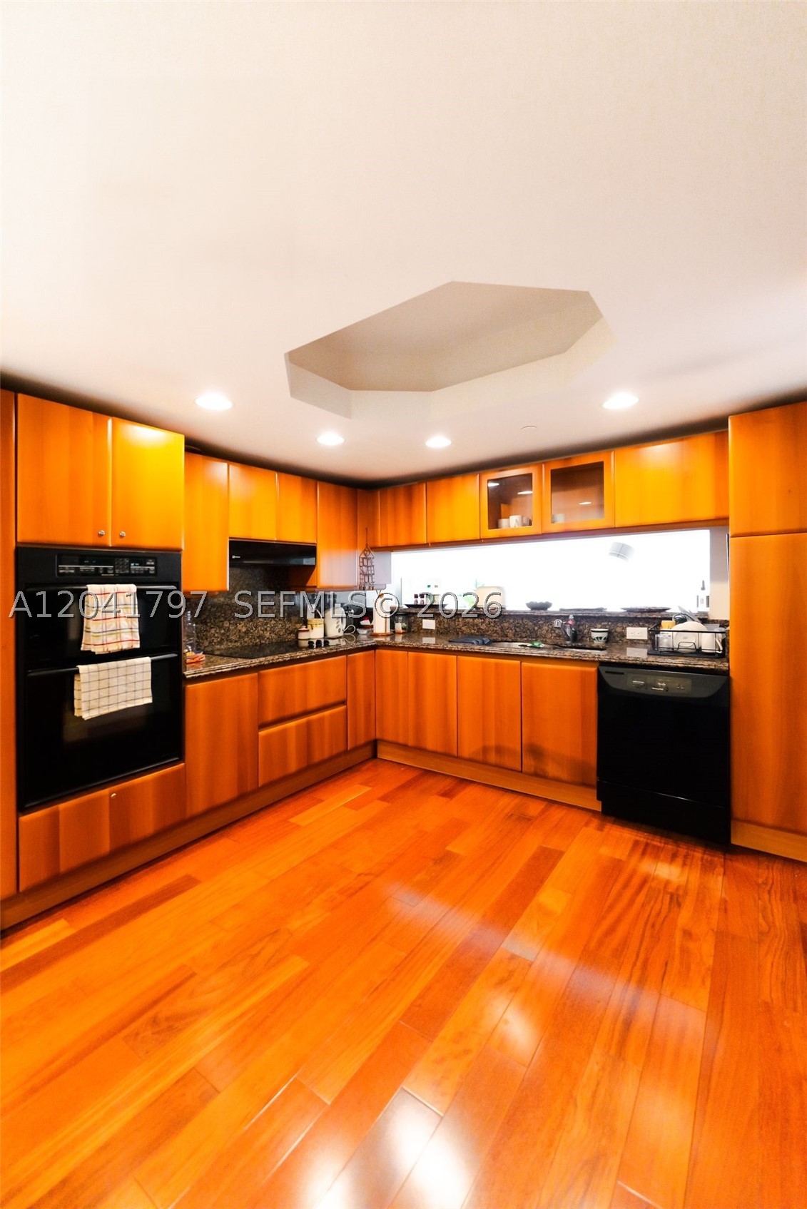 9595 Collins Ave N9-c Property Photo 8