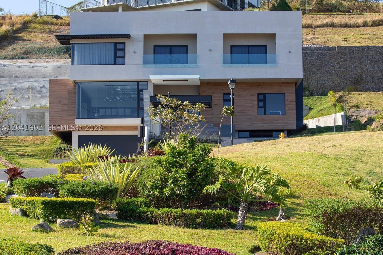37-3 Escazu Property Photo 15
