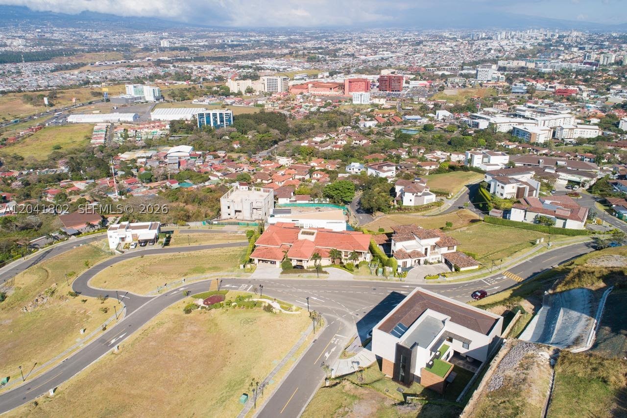 37-3 Escazu Property Photo 41
