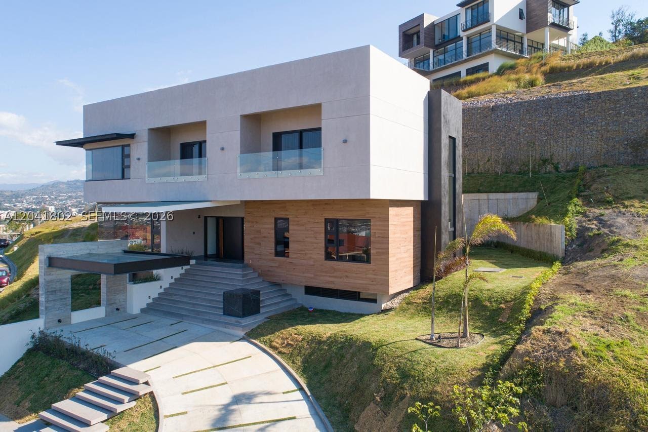37-3 Escazu Property Photo 44