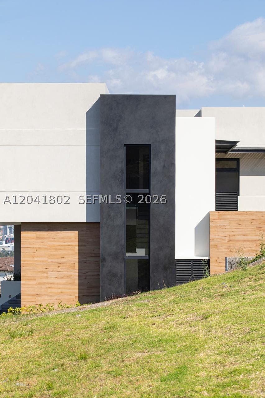 37-3 Escazu Property Photo 51