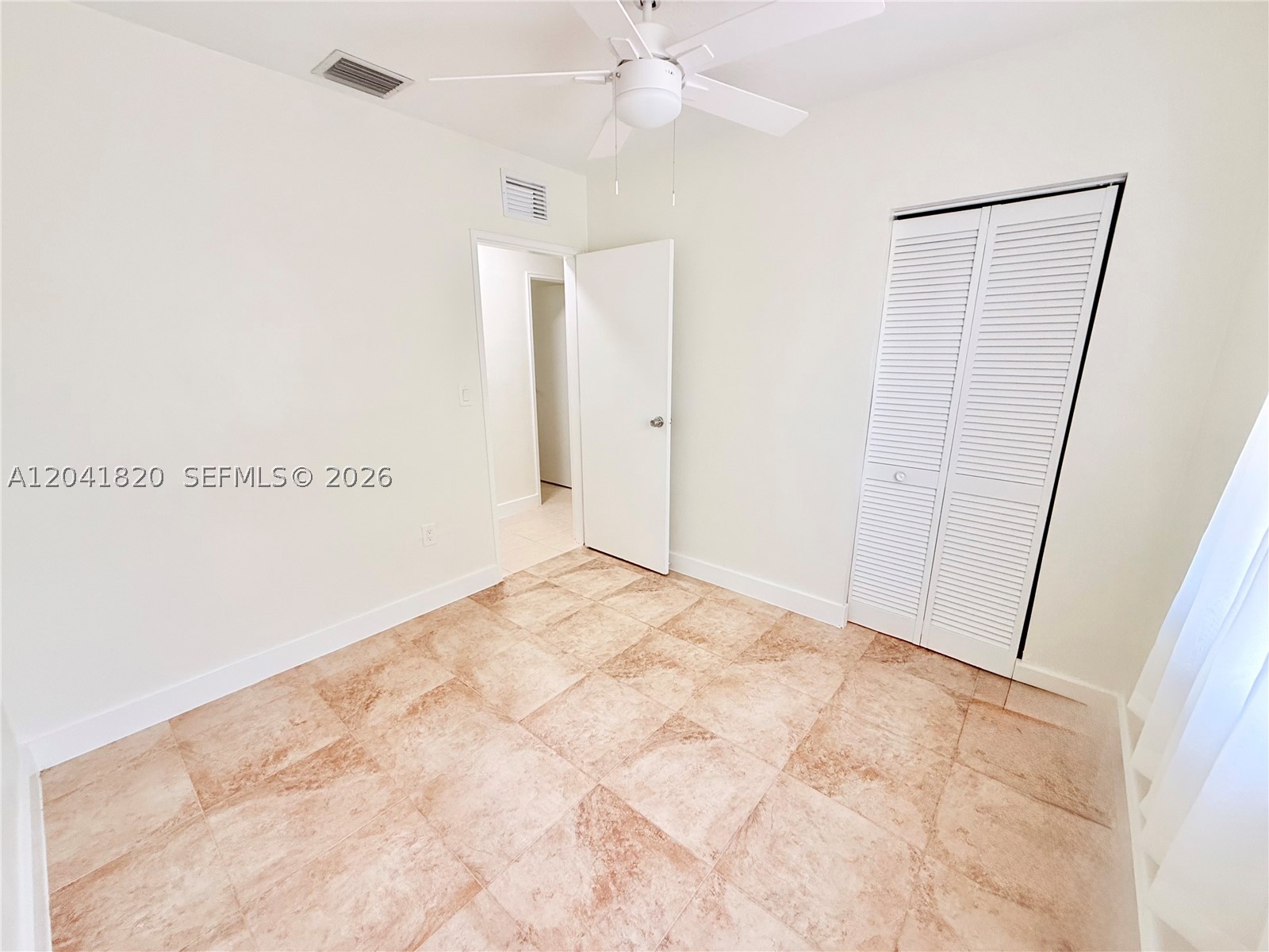 1311 N 69th Ave Property Photo 10