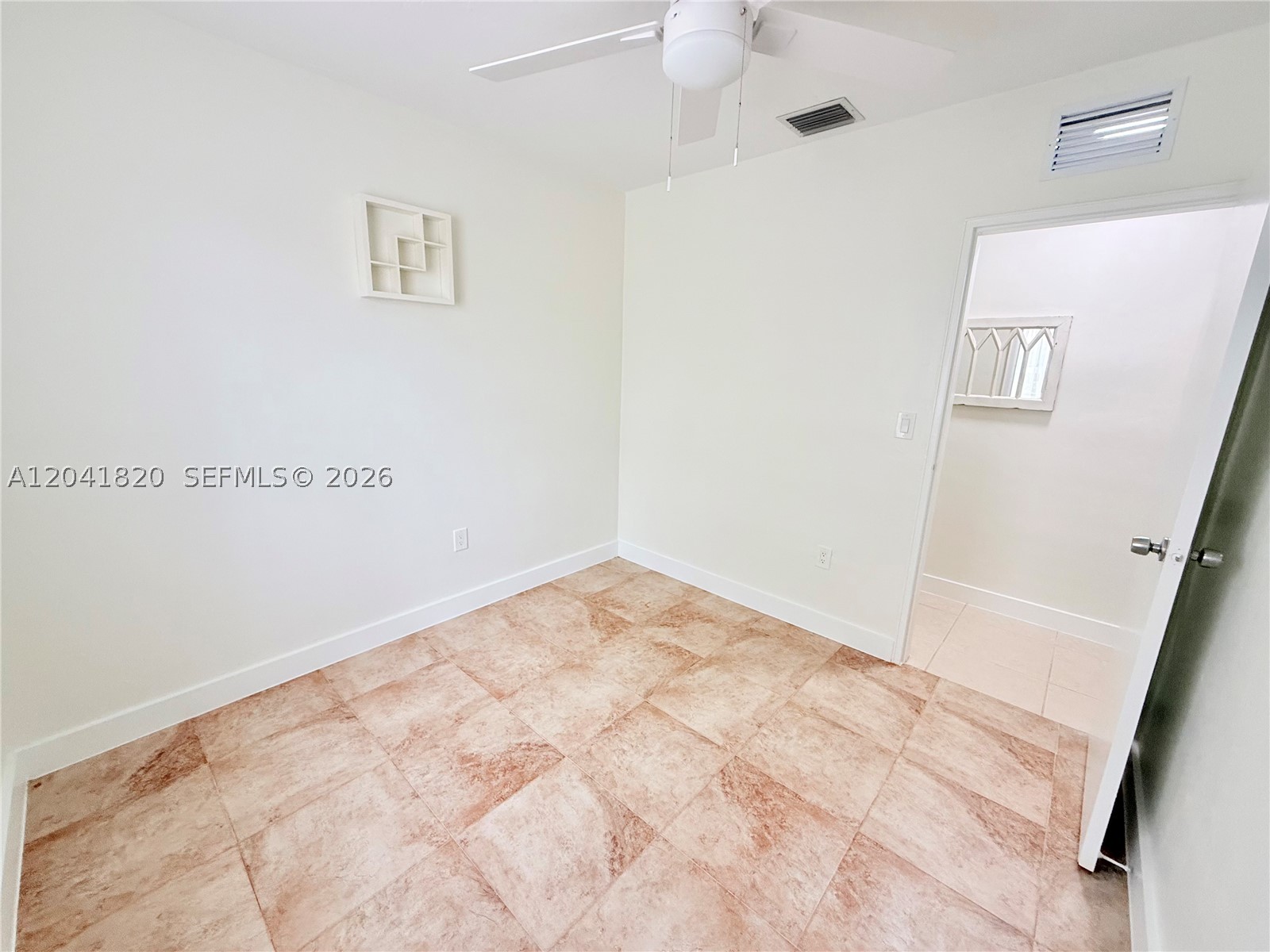 1311 N 69th Ave Property Photo 11