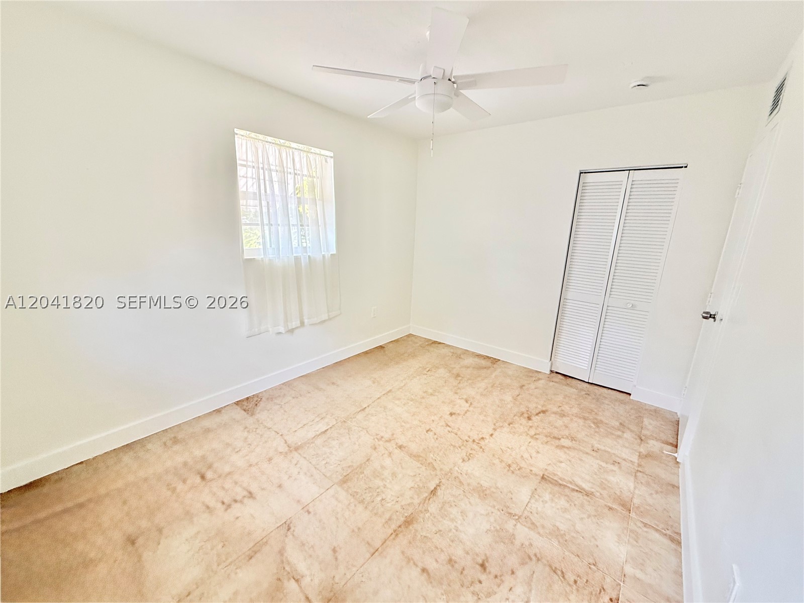 1311 N 69th Ave Property Photo 15