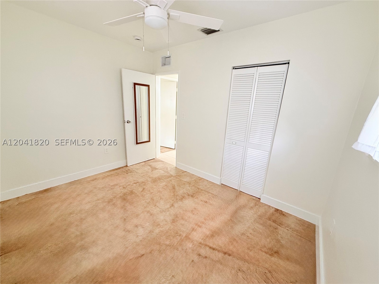 1311 N 69th Ave Property Photo 16